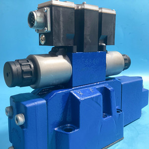 4WRZE16 วาล์วควบคุมทิศทางแบบสัดส่วน Pilot Proportional R900755708, 24VDC 100ลิตร/นาที ไฮดรอลิกสำหรับระบบอัตโนมัติในอุตสาหกรรม - Product Image 1