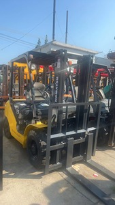 Chariots élévateurs Komatsu FD25 FD30 FD50 d'occasion à bas prix, 2,5 tonnes, 3 tonnes, 5 tonnes, 95 % neufs, diesel japonais d'origine avec certification EPA CE, pour usage agricole - Product Image 3