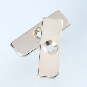Les aimants puissants en NdFeB sont résistants à la corrosion et aux hautes températures, rectangulaires avec trous fraisé. - Product Image 4