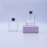 Diffuseur d'huiles essentielles d'aromathérapie de haute qualité, avec un bouchon facile à ouvrir, créant un style de vie élégant et raffiné
