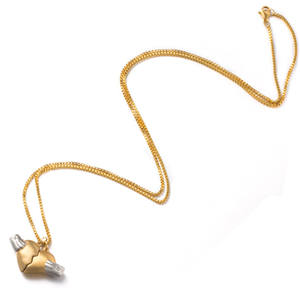 Collar de acero inoxidable chapado en oro de 18K para hombre <span class=keywords><strong>y</strong></span> mujer, collar con colgante de <span class=keywords><strong>medio</strong></span> Corazón <span class=keywords><strong>y</strong></span> <span class=keywords><strong>dos</strong></span> capas de <span class=keywords><strong>medio</strong></span> corazón, para regalo de San Valentín - Product Image 6