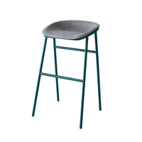 Tabouret de bar rectangulaire empilable durable et moderne avec structure en fer, chaises de bureau en feutre PET, couleur personnalisable