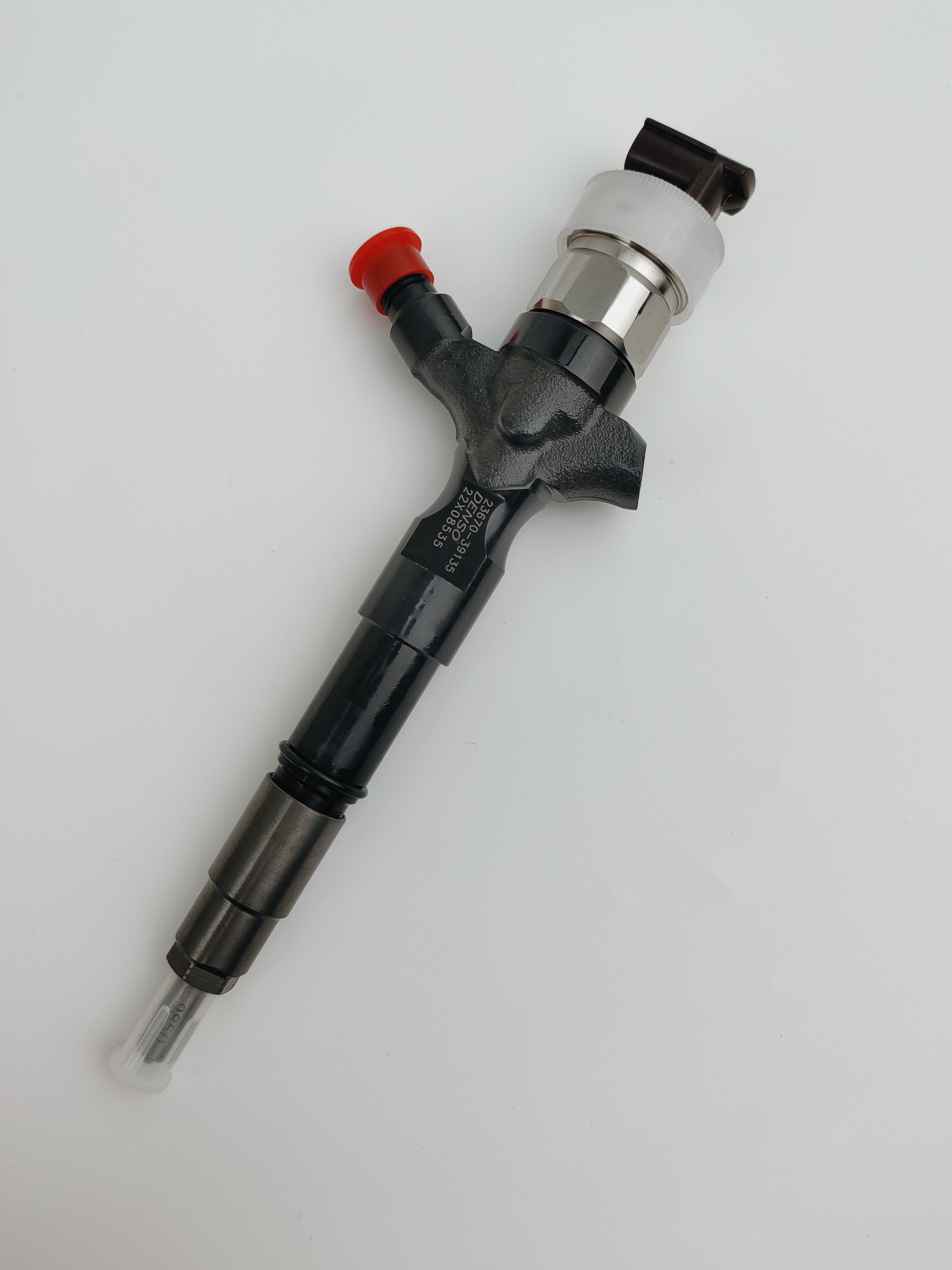 fuel injector 23670-39135 23670-39136 injector for TOYOTA Land Cruiser 1KD-FTV, D-4D injector nozzle 23670-39135 23670-39136