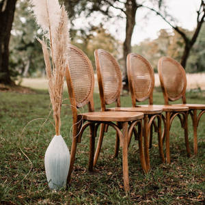 Chaise de salle à manger en rotin ovale rétro avec panneau en cannage, pieds antidérapants, empilable, pour mariage, fête, café, maison, en bois massif - Product Image 4