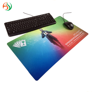 <span class=keywords><strong>Tapis</strong></span> <span class=keywords><strong>de</strong></span> souris <span class=keywords><strong>de</strong></span> <span class=keywords><strong>jeu</strong></span> personnalisé <span class=keywords><strong>de</strong></span> grande taille 24x14 pouces avec impression par transfert thermique RGB, imperméable, <span class=keywords><strong>antidérapant</strong></span>, pour jeux TCG, certifié Reach - Product Image 3