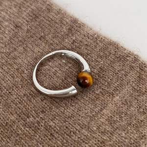 แหวนเงินแท้ S925 สไตล์วินเทจ ประดับด้วยหินตาเสือเม็ดเดียว สำหรับผู้หญิง ดีไซน์เฉพาะตัว ฤดูใบไม้ร่วง ฤดูหนาว แหวนปรับขนาดได้ - Product Image 3