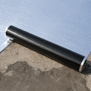 Lámina de Reparación para Techos de Lámina de Hierro de 1.2 mm, Superficie de Papel de Aluminio de Alta Adhesión, Protección UV, Membrana Autoadhesiva Impermeable - Product Image 2