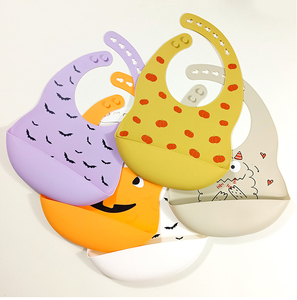 Babero Navideño Personalizado a Precio Competitivo, Babero de Silicona Impermeable para Bebés y Niños Pequeños, Babero al por Mayor con Logotipo Personalizado - Product Image 3