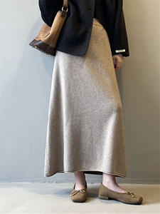 Nuova <span class=keywords><strong>Gonna</strong></span> Invernale 2024 <span class=keywords><strong>in</strong></span> <span class=keywords><strong>Maglia</strong></span> Spessa e Calda, Stile Coreano a Vita Alta, Snellente, Versatile ed Elegante, <span class=keywords><strong>Gonna</strong></span> <span class=keywords><strong>Lunga</strong></span> Casual con Orlo Arricciato - Product Image 3