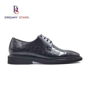 Chaussures en PU pour hommes, design unique fait main, haute qualité, style vintage, confortables, légères, à lacets, chaussures d'automne avec logo personnalisé disponible - Product Image 3