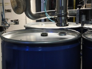 जंग रोधी घोल के लिए शंघाई से हॉट सेलिंग सेमी ऑटो 1000L IBC फिलिंग मशीन - Product Image 3