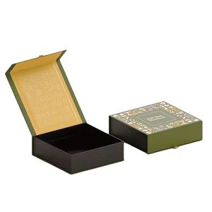 Caja de Joyería de Viaje Personalizada al por Mayor, Popular entre las Mujeres, de Terciopelo, con Embalaje de Regalo, Papel Kraft, Laminación Mate, Grabado en Relieve y Forro de Esponja - Product Image 3