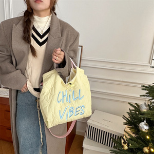 Sac en toile automne-hiver, broderie de lettres coréennes, sac à main matelassé, sac messager, forme carrée, léger, grande capacité - Product Image 1
