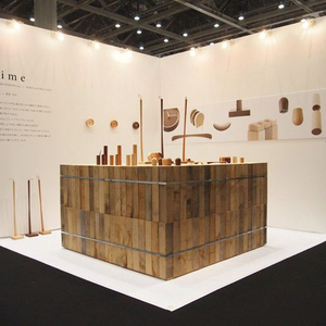 Stand Espositivo Modulare 20x20ft di Alta Qualità, Pieghevole e Portatile, Design Personalizzato in Legno Riciclato per Fiere - Product Image 1