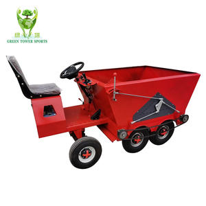 Machine de remplissage de gazon électrique de grande capacité de 1500kg répandant des granulés de caoutchouc de sable et de miettes pour la <span class=keywords><strong>pelouse</strong></span> artificielle <span class=keywords><strong>sur</strong></span> les terrains de sport - Product Image 2