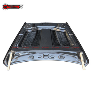 Kit carrosserie style édition limitée 2015 pour Bentley Bentayga en fibre de carbone sèche : Lame avant, aérations d'ailes, coques de rétroviseurs, jupes latérales - Product Image 6