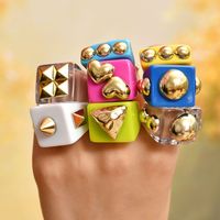 Acrylique carré anneaux femmes amis Couple bijoux résine plastique carré anneaux doré Transparent à la mode voyage 2021 acrylique perle