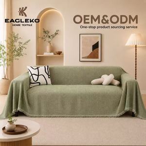 Housse de canapé en chenille unie imperméable, couverture universelle ajustée parfaitement pour vos meubles de maison - Product Image 1