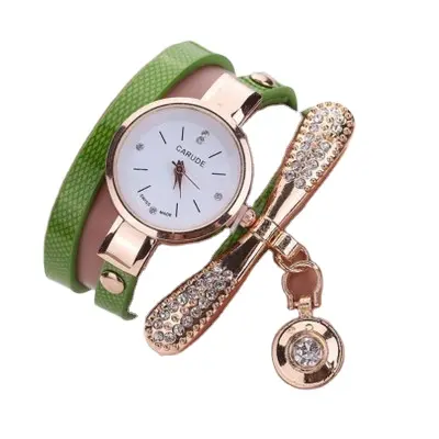 Fashion jam tangan kuarsa wanita, arloji gelang capung berseluk, set hadiah grosir untuk wanita