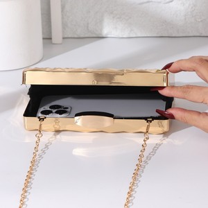2025 tendance chaud <span class=keywords><strong>or</strong></span> sac <span class=keywords><strong>de</strong></span> soirée géométrique acrylique pochette sac à main femmes métallique <span class=keywords><strong>or</strong></span> sacs chaîne sacs <span class=keywords><strong>de</strong></span> fête pour soirée formelle - Product Image 4