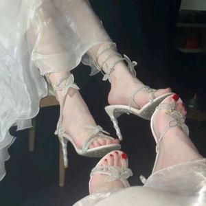 Talons de Mariage Blancs à Semelle Argentée, Enroulants à la Cheville, de Luxe pour Femme - Product Image 6