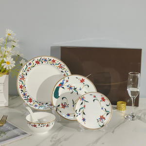 Ensemble de 5 assiettes et bols en porcelaine à motifs de fleurs de paon - Product Image 1