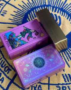 YY Nuevo Juego de Cartas de <span class=keywords><strong>Tarot</strong></span> Ecológico Portátil con Flores Rosas, Caja de Juego de Mesa de PVC Plástico con Lámina Dorada, Impermeable, 78 Piezas - Product Image 6