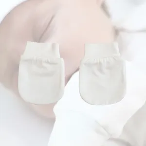 Перчатки с защитой от царапин для младенцев, детские товары, четыре сезона, простые хлопковые антипищевые перчатки для новорожденных без царапин