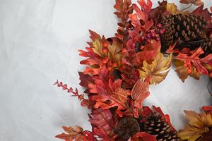 Decoración de Puerta Personalizada de Fábrica, Corona de Otoño de 24 Pulgadas con Hojas de Arce, para la Cosecha y Acción de Gracias - Product Image 5