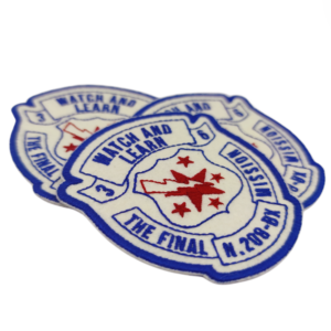 Badge brodé personnalisé en gros à thermocoller pour vêtements - Product Image 5