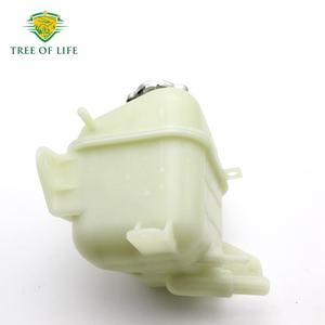 ถังพักน้ำหล่อเย็นพลาสติก รุ่น Tree Of Life Expansion Tank 25431-3A100 สำหรับรถยนต์โตโยต้า ฟาว เจพี อะไหล่ทดแทน - Product Image 4