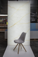 Dalles de pierre translucide rétroéclairées en onyx imitation albâtre au design moderne pour la décoration murale et de plafond des hôtels, format grande dalle