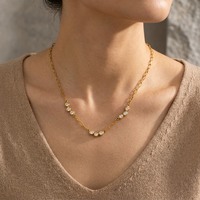 Collier chaîne trombone personnalisé en acier inoxydable 316L avec perles de zircon dorées, collier ras du cou minimaliste pour femme