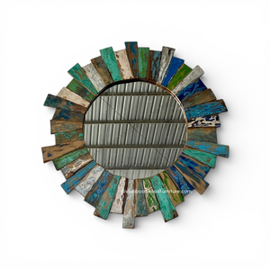Espejo Redondo Sun Mirror, hecho con madera de barco recuperada en su color natural, perfecto para añadir un toque rústico a cualquier espacio. - Product Image 1