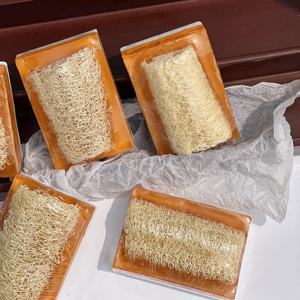 Barre de <span class=keywords><strong>savon</strong></span> luffa <span class=keywords><strong>exfoliant</strong></span> naturel OEM <span class=keywords><strong>Savon</strong></span> au <span class=keywords><strong>lait</strong></span> de chèvre miel hydratant Barre de bain artisanale <span class=keywords><strong>Savon</strong></span> luffa - Product Image 2