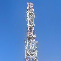 Menara Seluler 40M 4-Kaki, Tiang Baja Sudut Angkatan Berat, Antena Komunikasi untuk Telekomunikasi 5G di Daerah Pedesaan