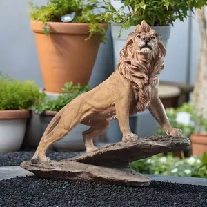 Statua di leone realistica-decorazione esterna/interna con criniera realistica, occhi espressivi e Base di roccia testurizzata - Product Image 2