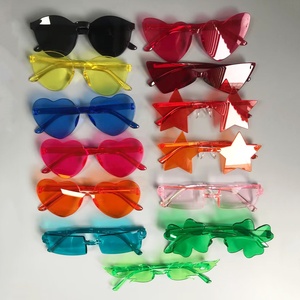 2025新作Sweet Love & roses Party Heartsピンクベイブ花嫁ワンピース卸売りファッションピーチハートメガネ型サングラス - Product Image 6