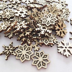 Pendentif artisanal moderne et minimaliste en forme <span class=keywords><strong>de</strong></span> flocon <span class=keywords><strong>de</strong></span> neige <span class=keywords><strong>de</strong></span> <span class=keywords><strong>Noël</strong></span>, en panneau <span class=keywords><strong>de</strong></span> densité <span class=keywords><strong>de</strong></span> 25 mm, couleur <span class=keywords><strong>bois</strong></span> naturel, vente en gros, nouveau - Product Image 1