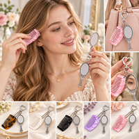 Newyeah Vente en gros Peigne en métal en forme de cœur vintage personnalisé OEM ODM et miroir de maquillage rétro 2-en-1 porte-clés pour femmes