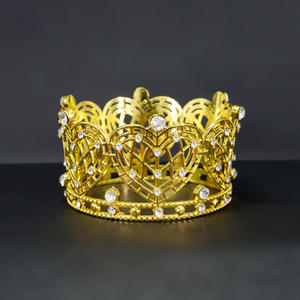 Corona <span class=keywords><strong>de</strong></span> aleación <span class=keywords><strong>para</strong></span> damas <span class=keywords><strong>para</strong></span> Amazon Suministros exclusivos <span class=keywords><strong>de</strong></span> decoración <span class=keywords><strong>de</strong></span> pasteles Nueva decoración <span class=keywords><strong>de</strong></span> corona <span class=keywords><strong>de</strong></span> <span class=keywords><strong>cumpleaños</strong></span> <span class=keywords><strong>para</strong></span> fiestas navideñas - Product Image 2