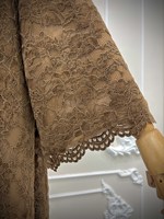 R-899 Abaya élégante pour femmes, dentelle brodée, manches longues, longueur cheville, coupe ajustée évasée, robe pour l'Aïd, le Ramadan, les fêtes, le quotidien