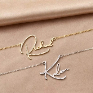 Collier en acier inoxydable avec diamants, personnalisable avec un nom, bijoux de mode pour femmes, certifié CE - Product Image 1