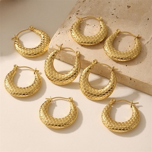 Joyería Directa de Fábrica, Pendientes Clásicos Chapados en Oro de 18k, Pendientes de Luna de Acero Inoxidable para Mujer, para Fiesta - Product Image 3