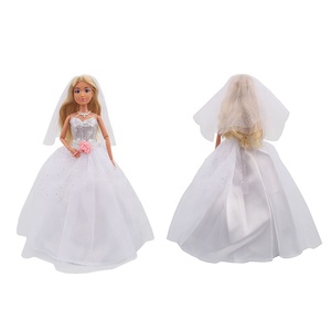 Poupée de mariée blanche avec long voile, robe de soirée princesse en dentelle blanche pour poupée de 11,5 pouces - Product Image 1