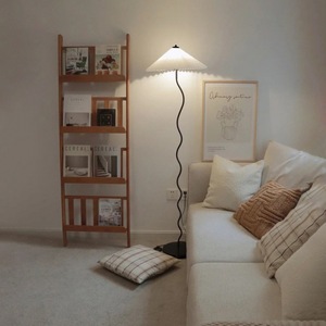 Tối giản xếp li Đèn sàn hiện đại đơn giản phòng khách phòng ngủ sàn không khí đèn Ins gió Net Đỏ Retro Đèn sàn - Product Image 6