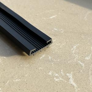 لوحة خزان مياه السيارات حزام مقاوم للزيت ومقاوم للشيخوخة شريط مانع للتسرب <span class=keywords><strong>EPDM</strong></span> شريط هدب مزدوج على شكل حرف U - Product Image 4