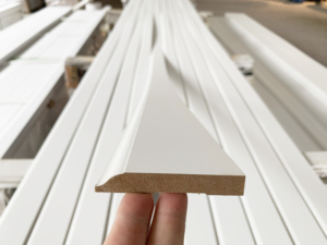 2024 nóng bán Trắng primed ván chân tường moldings MDF ván chân tường - Product Image 4