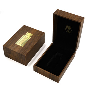 Oud Oem/Odm Exquisite Wood Carving Handmade Cologne Package Wooden Empty Perfume Box