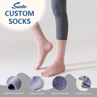 Chaussettes colorées de Pilates Yoga personnalisées Anti-foul Crew Semelle intérieure en tissu éponge respirant Amorti Fitness Pilates Studio
